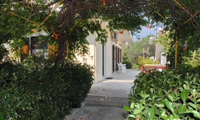 Captain Spiros & Spiridoula Apartments