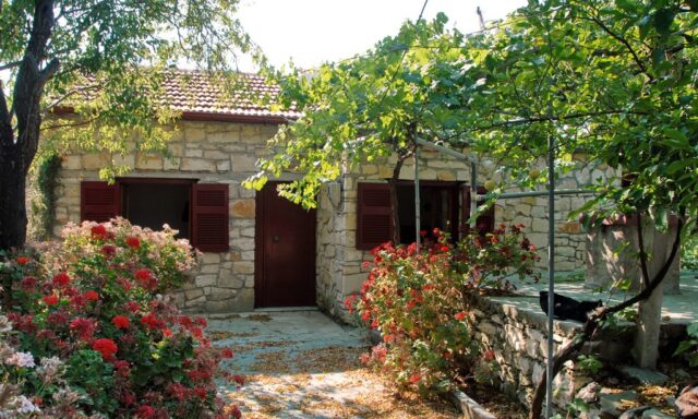 Grape house – Captain Spiros & Spiridoula Apartments